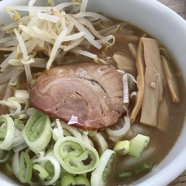 冷凍ラーメンは茹でるよりも○○