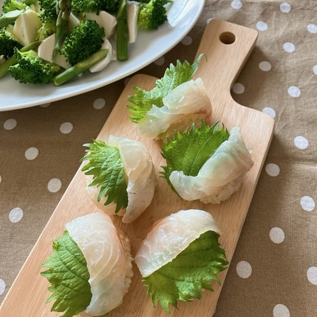 昆布じめ鯛の手まり寿司