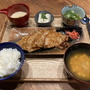 【献立】豚の生姜焼き、とろろ芋、冷奴、きゅうりの酢の物、豆腐のお味噌汁