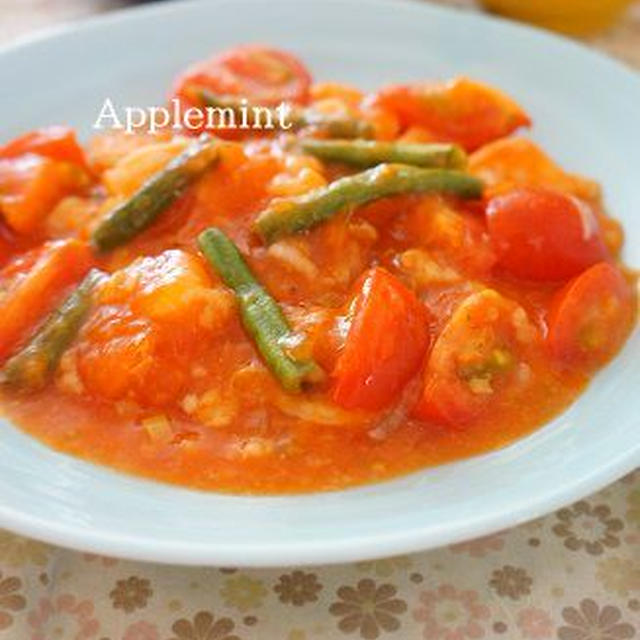 トマトと海老の野菜ジュースチリソース煮