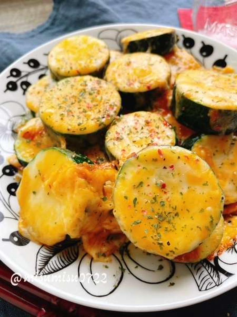 ズッキーニのチーズ焼き(レシピ動画)Grilled zucchini with cheese