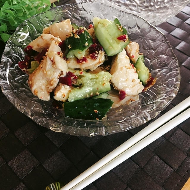 しっとり柔らか鶏胸肉とたたききゅうりの梅あえ