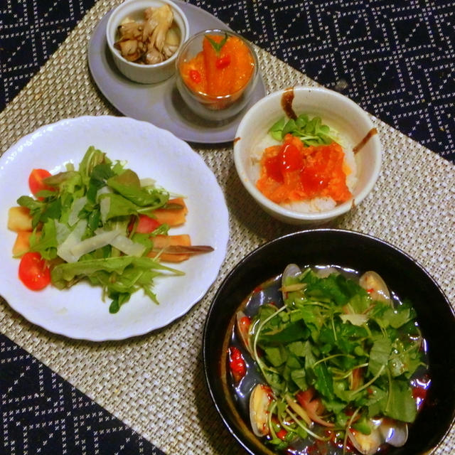 ココナッツオイル入りラー油♪♪　　香味野菜たっぷりアサリ葛きり麺！！　生ハム春巻きサラダ！！