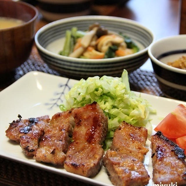 豚肉の味噌漬け・グリル焼き。桜満開♬