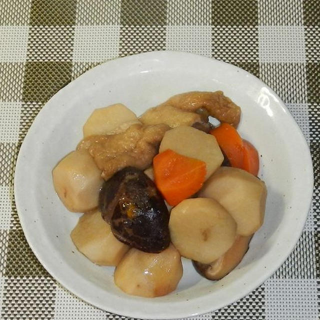 根菜と椎茸、油揚げの煮物