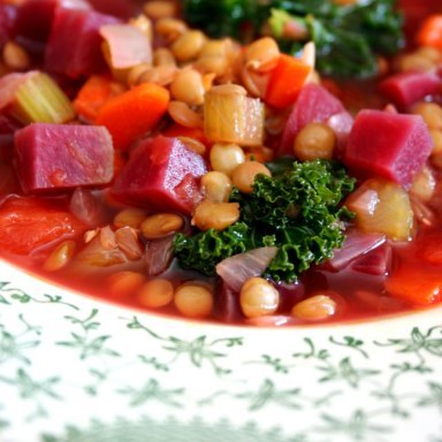 Beet Kale Lentil Soupビーツとレンズ豆のスープ