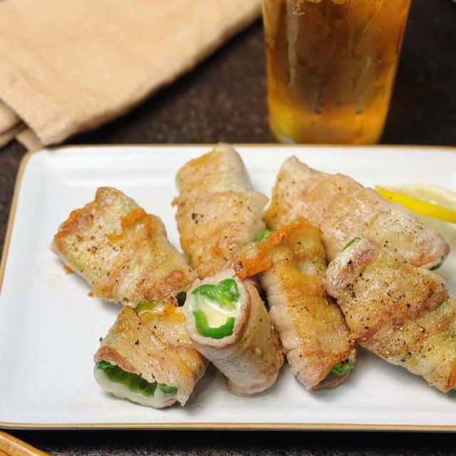 とろ〜りチーズがあふれる！家族ウケ抜群♪ パパッと絶品♡「ピーマンのチーズin豚肉巻き」
