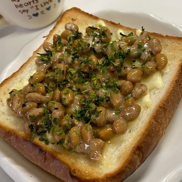 パン耳☆マヨチーズ納豆のっけ〜Ｍｙ朝ごパン！