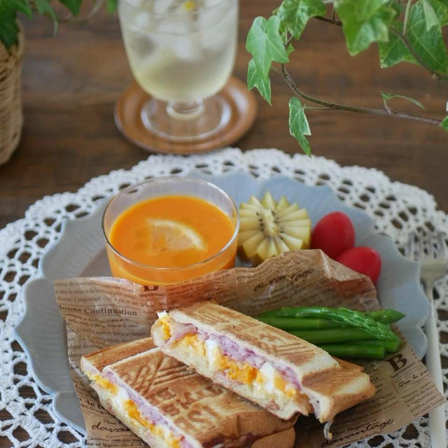 久しぶりのホットサンドランチ