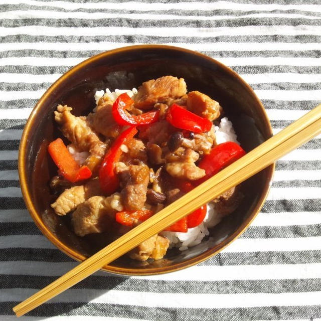 台湾のルーロー飯風ご飯