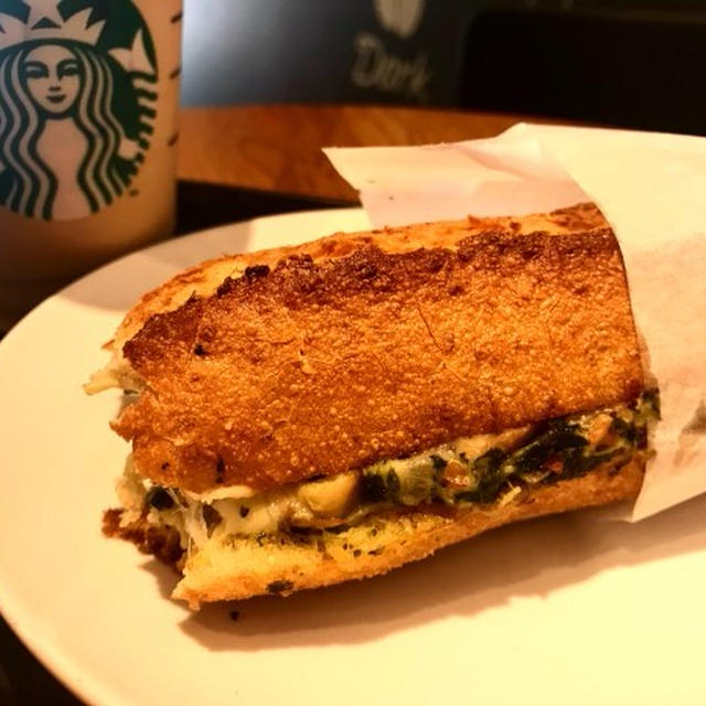 スタバ✳︎石窯フィローネスピナッチ&チーズ♡