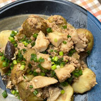 春限定！新じゃがとエノキの簡単煮物レシピ｜とろ〜り旨味でごはんがすすむ♪