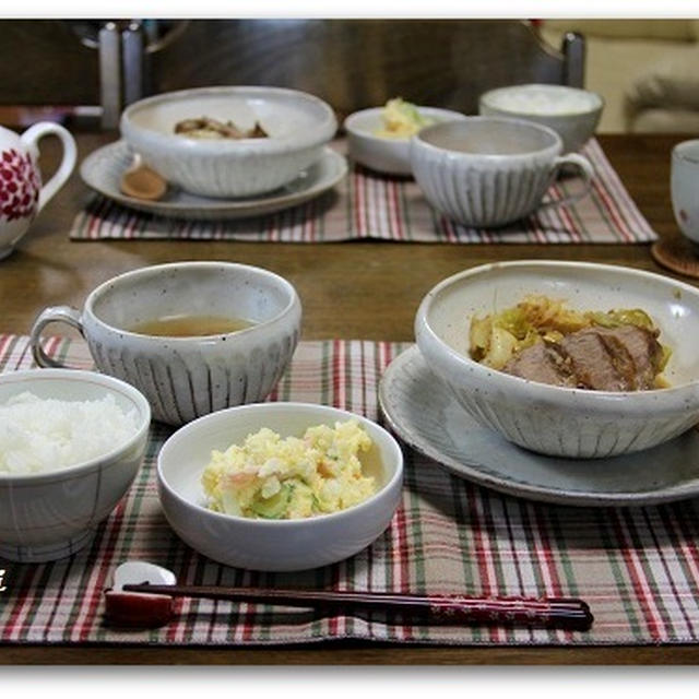 豚かたまり肉とキャベツとかぶの柔らか煮　ほらっ！新芽♪