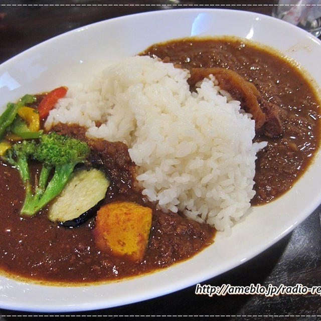 甘いと思ったらスパイシーでめちゃうま！！愛がけカレー☆パパ＆ママカレーのお店カレーラボ