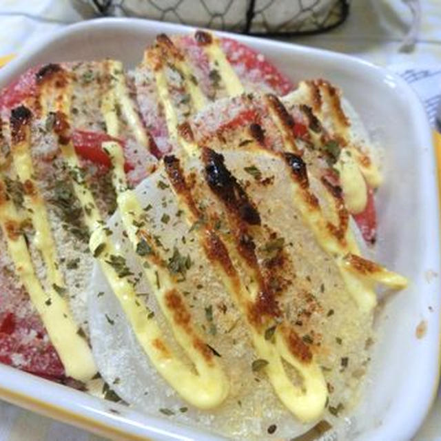 レンチン→魚焼きグリルで簡単♪　新玉ねぎと完熟トマトのおからチーズマヨ焼き