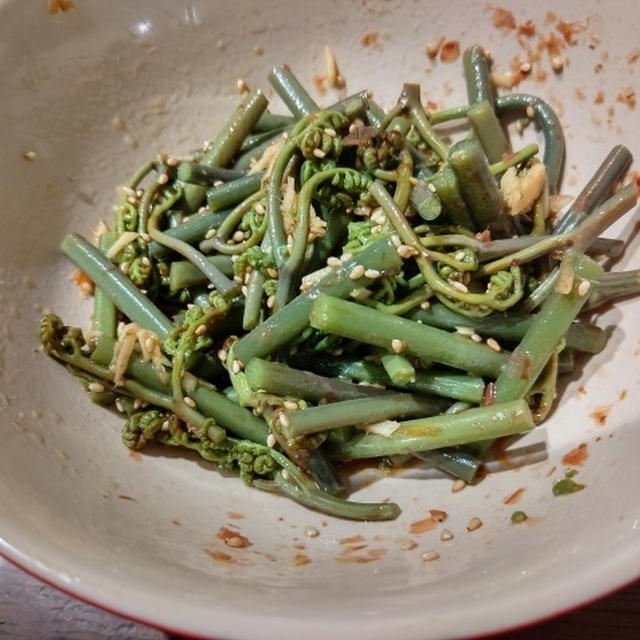 わらびのナムル  こごみのマヨネーズ醤油