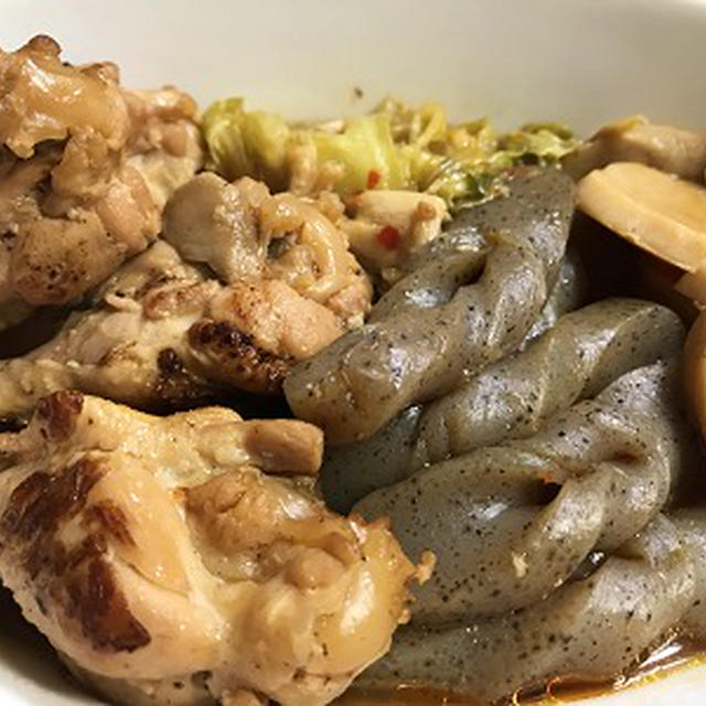 鶏手羽元とこんにゃくの煮物♪
