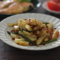 じゃがいもとアスパラと大豆のお肉の食べるラー油炒め【レシピ】とまごわやさしいダイエット献立