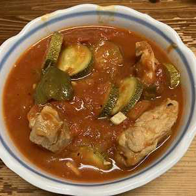鶏肉のトマトソース煮