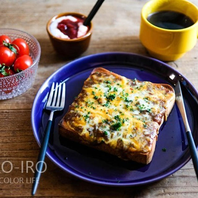 チーズカレートーストとか、蒸し器で半熟ゆで卵とか。