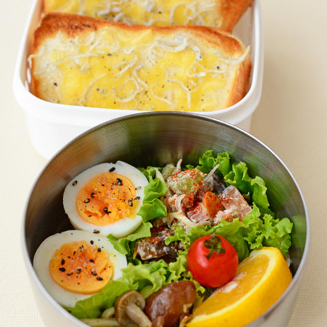 ５月２２日　金曜日　しらすチーズトースト＆生節のポン酢ヨーグルト和え