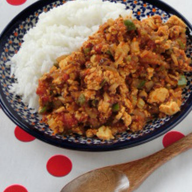 野菜たっぷりでヘルシー☆豆腐のトマトカレーそぼろライス