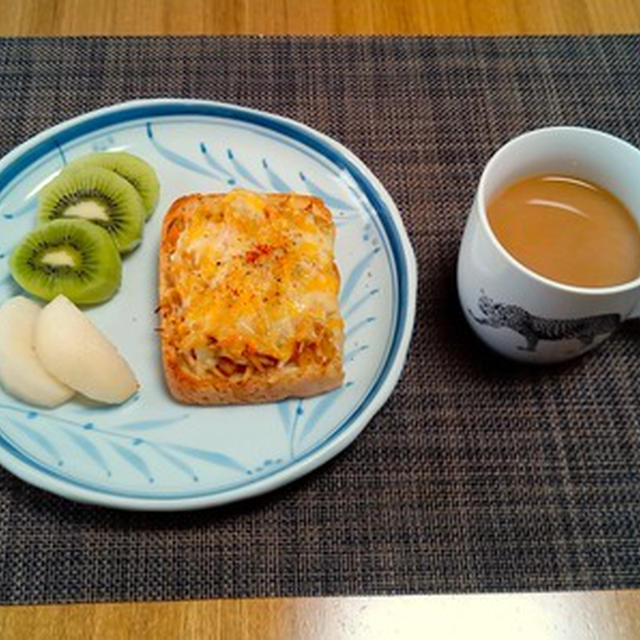 自家製食パンｄｅ朝ごはんだよ☆きんぴらごぼうチーズトースト♪☆♪☆♪