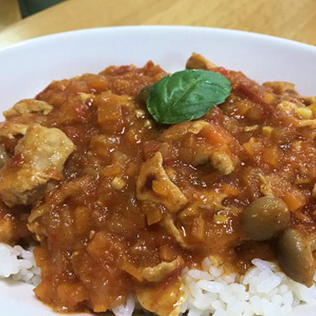 京君リクエストでチキンとトマトでカレー風味にを作って♪