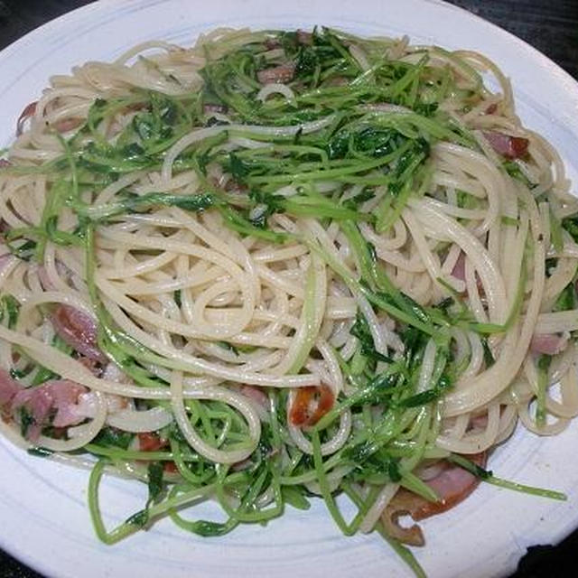 ◎[麺]ベーコンと豆苗のペペロンチーノ