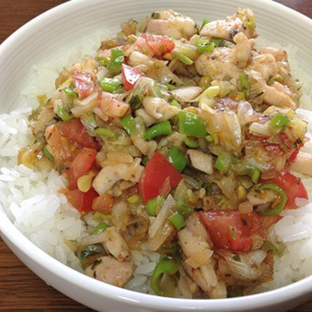 昼ごはんにええかげんな「エスニック風ぶっかけ飯」