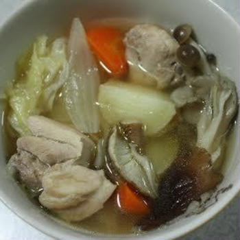 鶏肉ときのこの野菜スープ