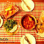 結婚式記念日の食卓と、夫との出会いに