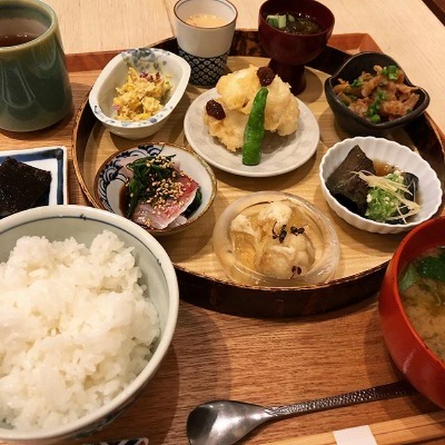 Akomeyaのランチ