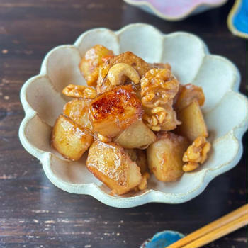 今が旬☆新じゃがいもとナッツの照り炒め