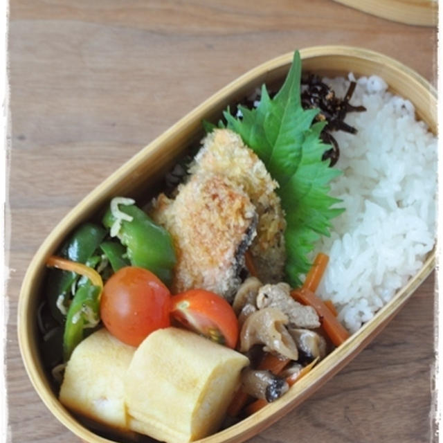 【サーモンフライ弁当】