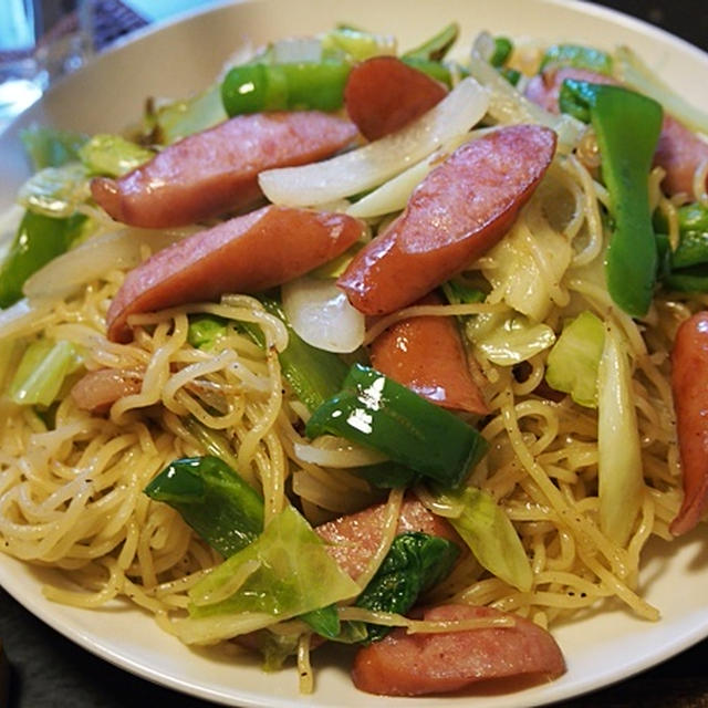 【スペイン風・塩焼きそば】昼酒には打ってつけ。