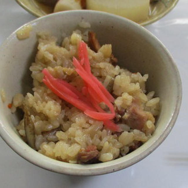 鶏ごぼうご飯★★★