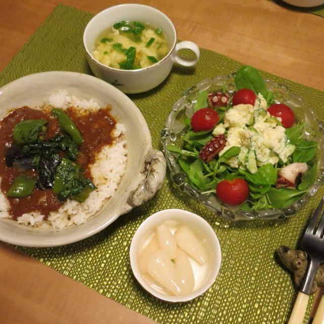 夏野菜のキーマカレーの晩ご飯　と　居酒屋さんのゴルフコンペ♪