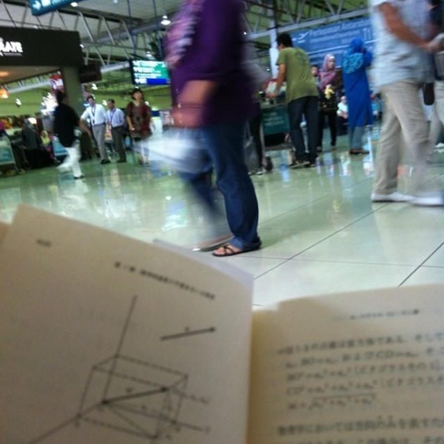 クアラルンプールの空港で。