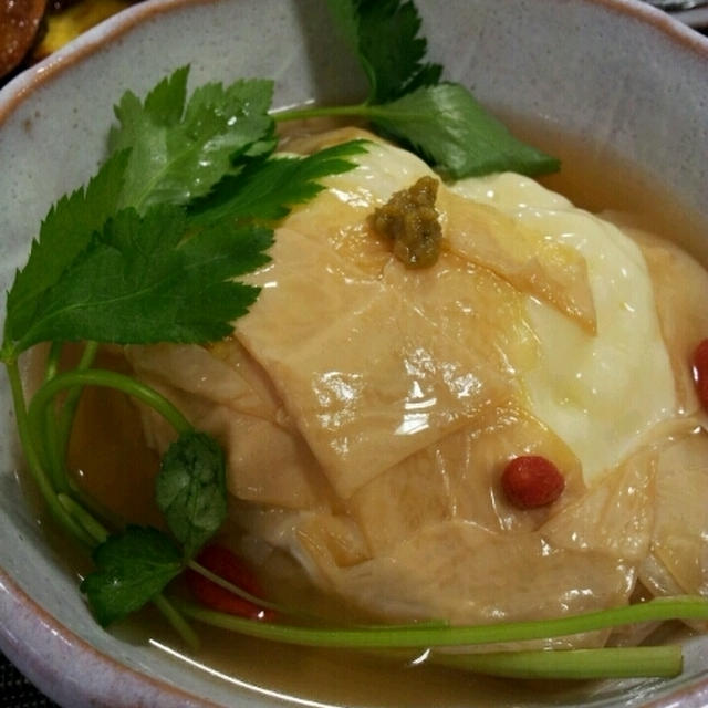 お昼 湯葉を使ったお料理