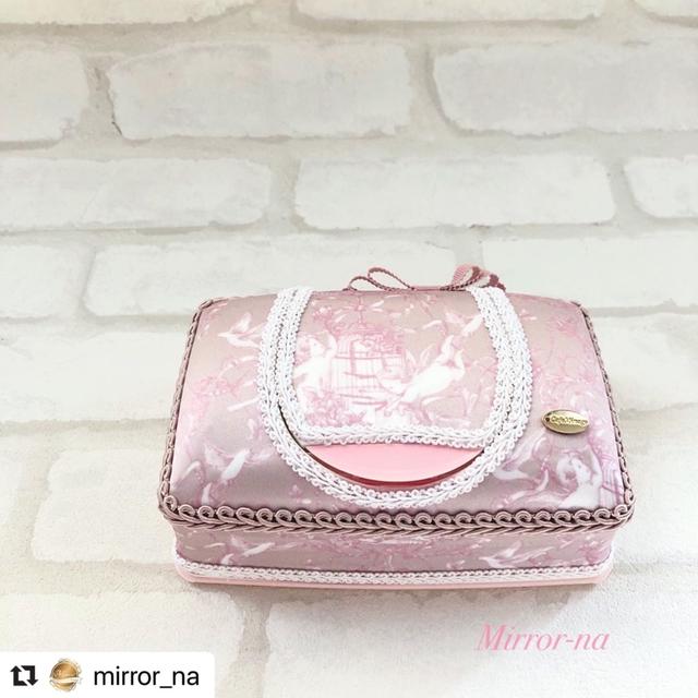 西宮阪急1階リビング18日(火)まで♡ᐝmirror_na先生のステキすぎる作品...