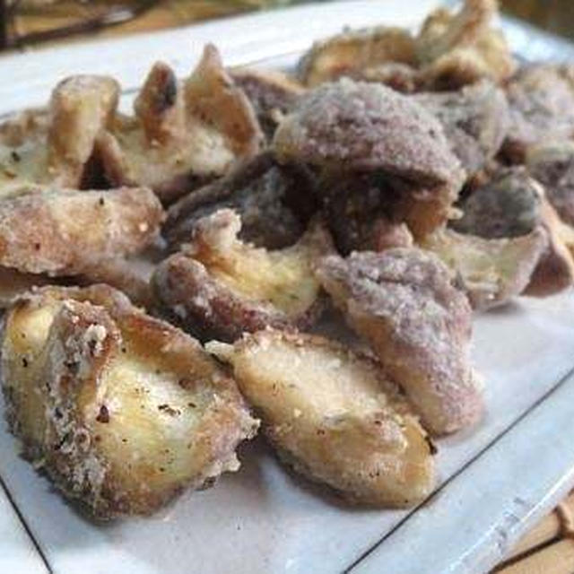 大さじ2の油で香ばしく♪　椎茸のから揚げ