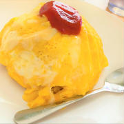 炊飯器ケチャップライスでオムライス