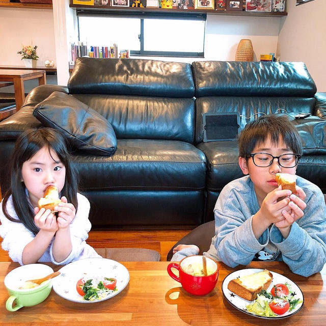 朝ごはんはパンシチューです！