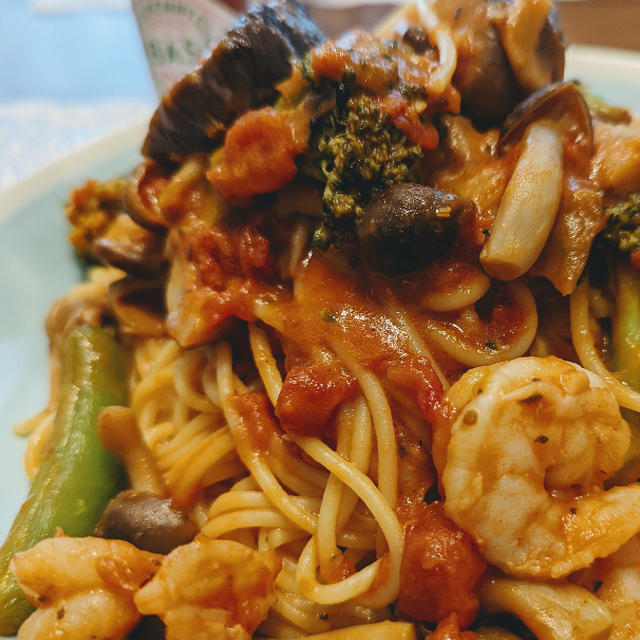 エビとキノコのパスタ