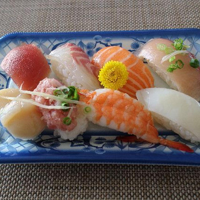 魚屋さんの８色盛り合わせ寿司・・・新型コロナワクチン接種券が届いたので.。o○