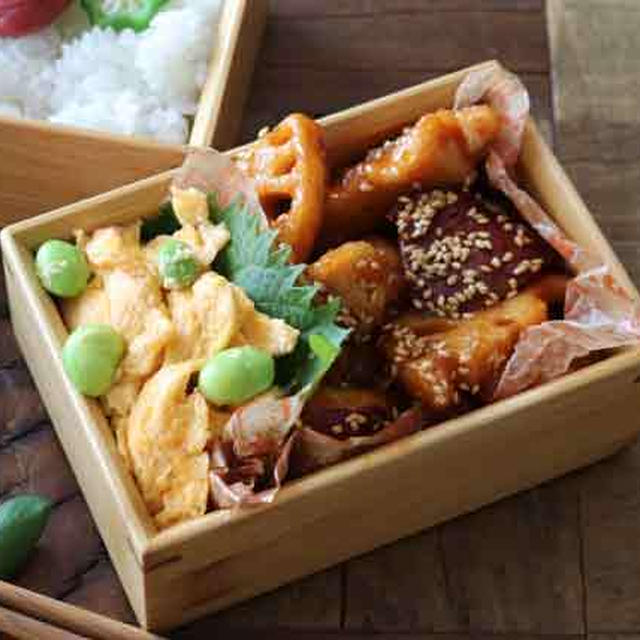 レンコンの食感とさつまいもの優しい味わい！鶏むね肉の根菜炒め弁当