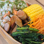 鮭混ぜご飯とトウモロコシの弁当