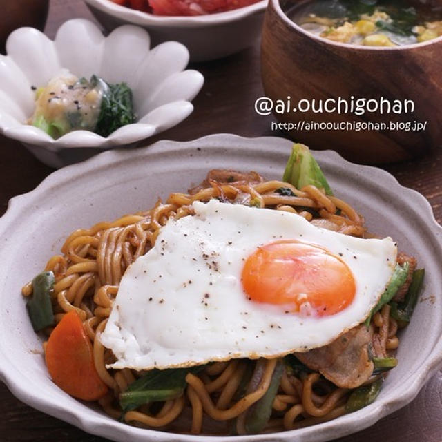 【レシピ】案外悩む焼きそばの日の献立♡ワンランクアップトマトナムル♡#トマト #焼きそば #献立 #和食 #あごだし