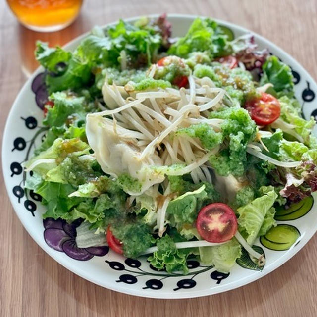 【楽天スーパーセール】お買い物カゴにポチポチいれつつ、餃子サラダのお昼ごはん